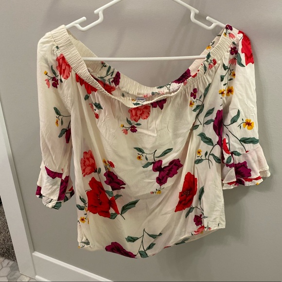 Old navy off the shoulder top - Picture 3 of 3